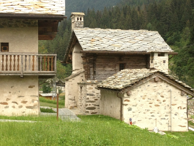 Casa Walser Larici e abeti secolari